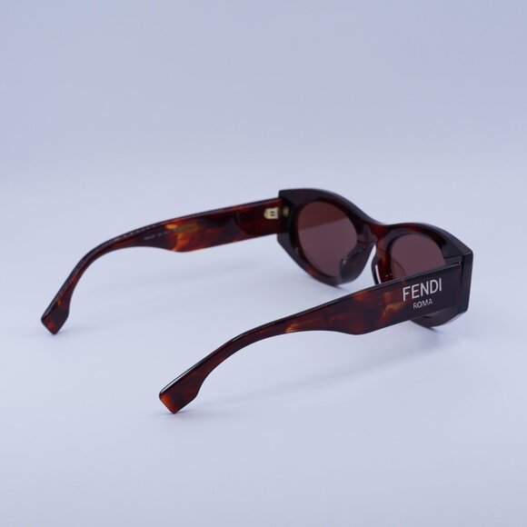 ?️ New Fendi FE40125F 54S Sunglasses - Shiny Red Havana Frame, Bordeaux Lenses